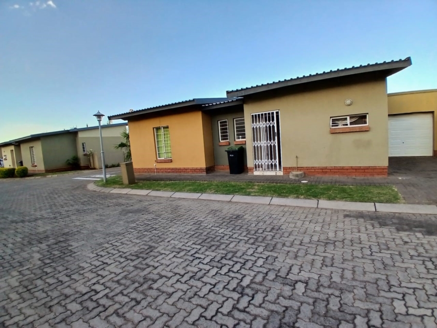 3 Bedroom Property for Sale in Waterval East North West